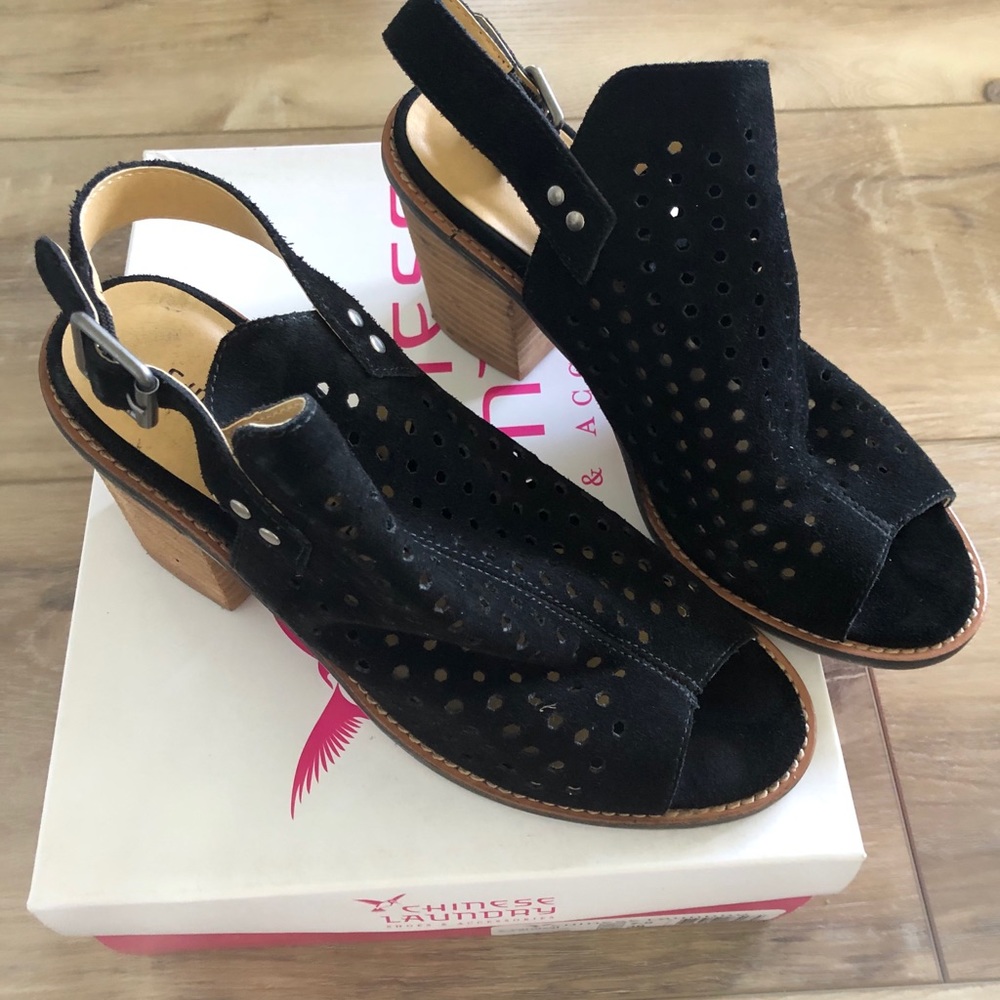 Peep toe block heel mules with strap